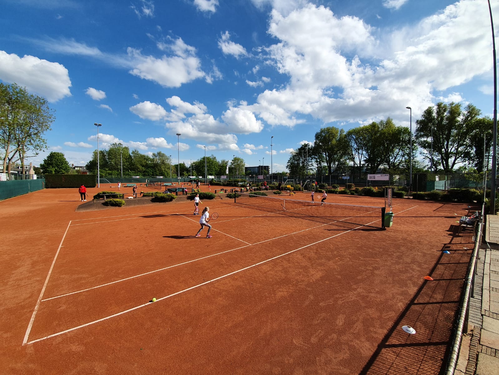 verplaatst naar het najaar Tennis